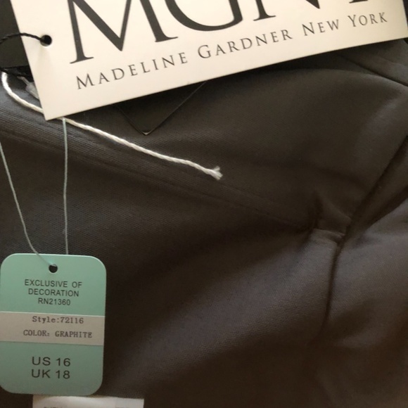 Formal beaded grey gown size 16 -never worn-never altered - Picture 8 of 14